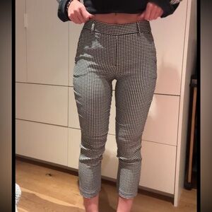 Stylish Black and White Checkered Women's Pants 3/4